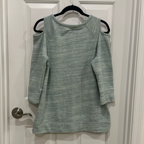 T By Talbots Heathered Cold Shoulder Sweatshirt 3/4 Sleeve in Teal Size Medium - Picture 8 of 11